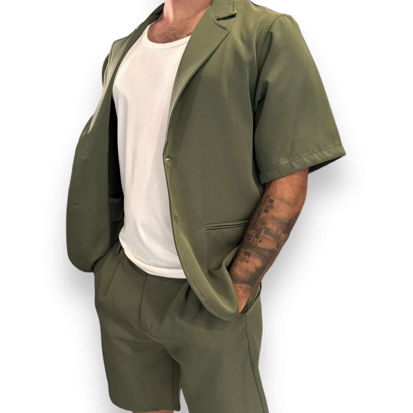 comp'leto giacca a maniche corte e pantaloncino, colore verde militare