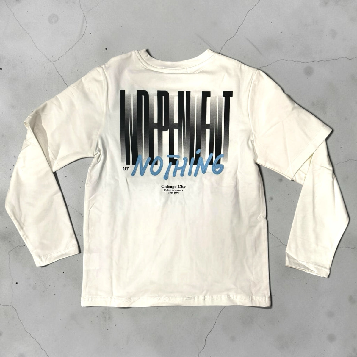Maglietta a maniche lunghe Chulo Store bianca in cotone con grafica All or Nothing sul retro e scritta Chicago City
